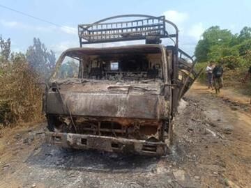 စစ်ကိုင်းတိုင်းဒေသကြီး၊ ထီးချိုင့်မြို့နယ်၌ ကုန်တင်မော်တော်ယာဉ်များအား KIA သောင်းကျန်းသူအဖွဲ့နှင့် PDF အမည်ခံ အကြမ်းဖက်သမားများ ပူးပေါင်းအဖွဲ့က လက်နက်ငယ်များဖြင့် အကြမ်းဖက်ပစ်ခတ်ခဲ့မှုကြောင့် အပြစ်မဲ့ အရပ်သားပြည်သူအချို့ သေဆုံး၊ ထိခိုက်ဒဏ်ရာရရှိ